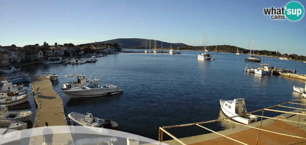 Kamera Ilovik, přístav